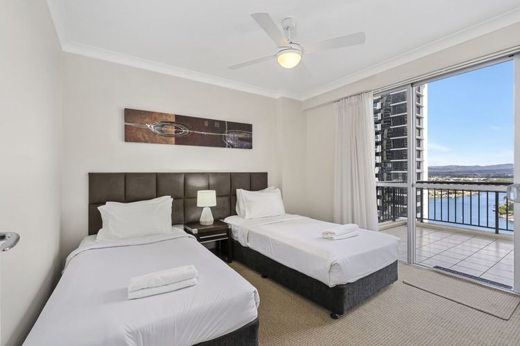 Chevron Renaissance Apartment 1135