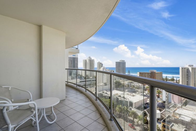 Chevron Renaissance Apartment 1135