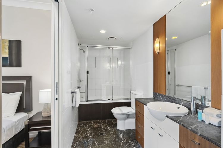 Chevron Renaissance Apartment 1135