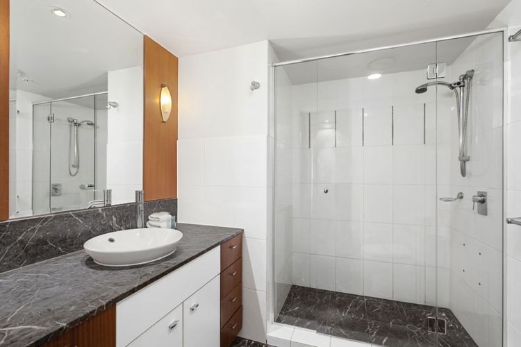 Chevron Renaissance Apartment 1135
