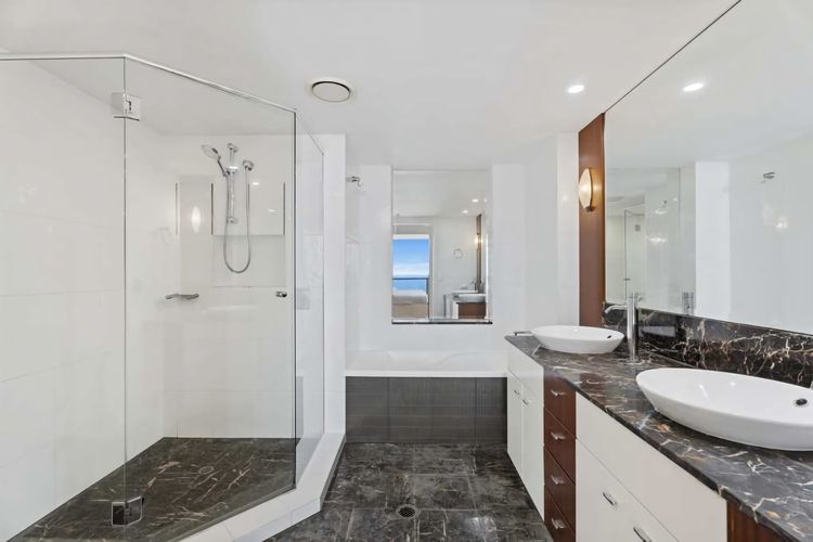 Chevron Renaissance Apartment 1323