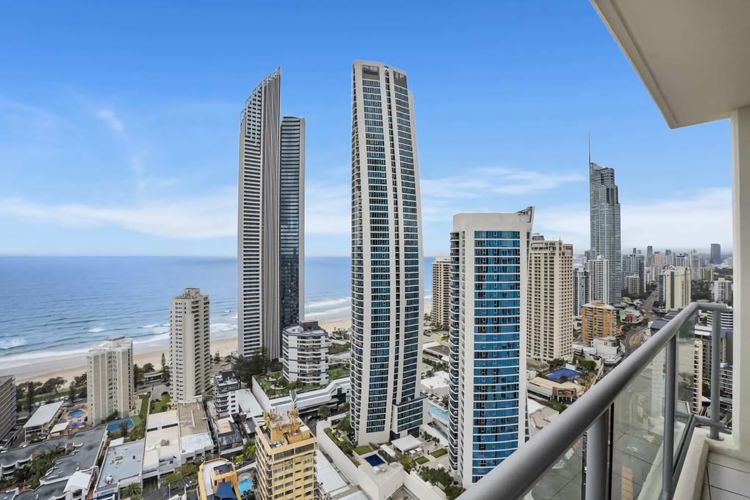 Chevron Renaissance Apartment 1323