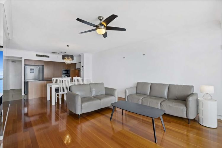 Chevron Renaissance Apartment 1323