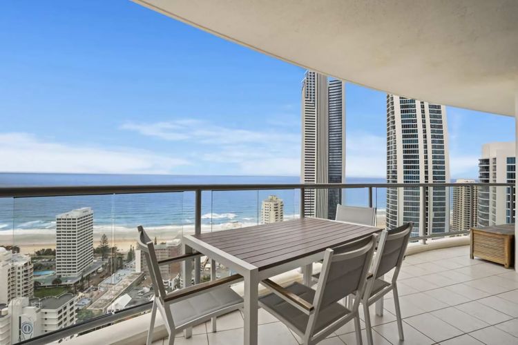Chevron Renaissance Apartment 1323