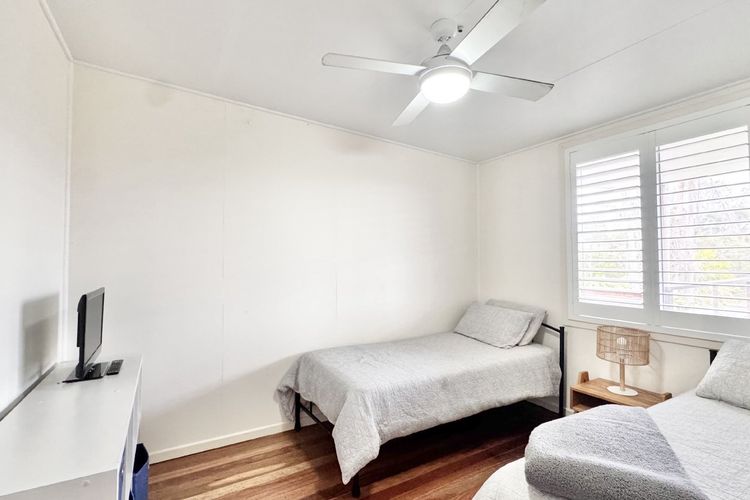 JJ s Holiday House