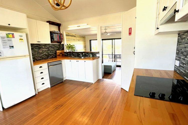 JJ s Holiday House