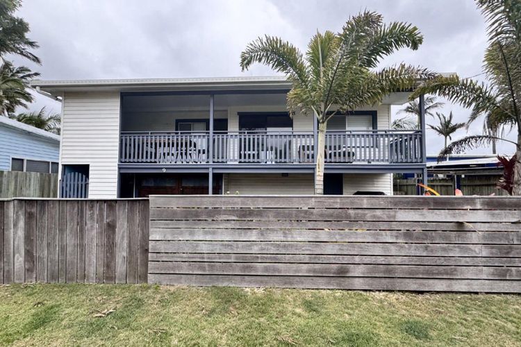 JJ s Holiday House