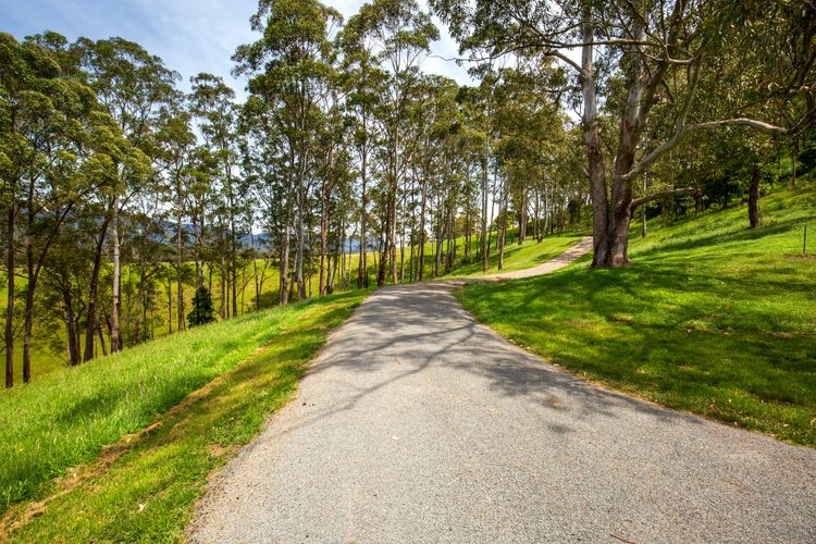 Surrounded by glorious countryside, Off-the-grid location