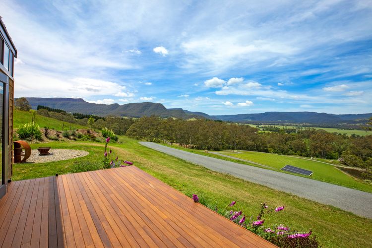 Surrounded by glorious countryside, Off-the-grid location