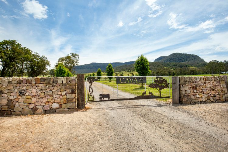 Surrounded by glorious countryside, Off-the-grid location
