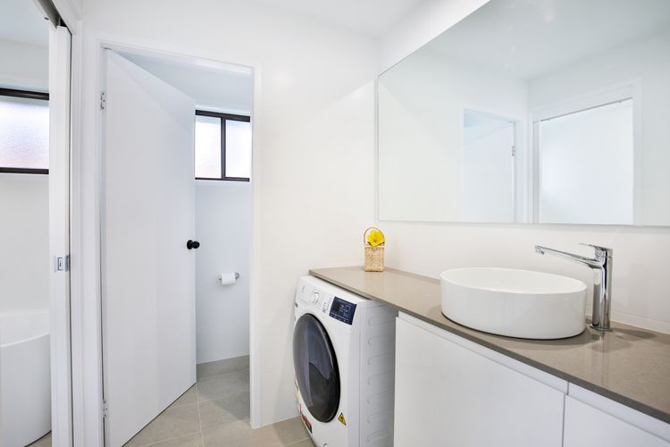 Sandy Feet Retreat – Pet Friendly – 1 Min Walk to Beach