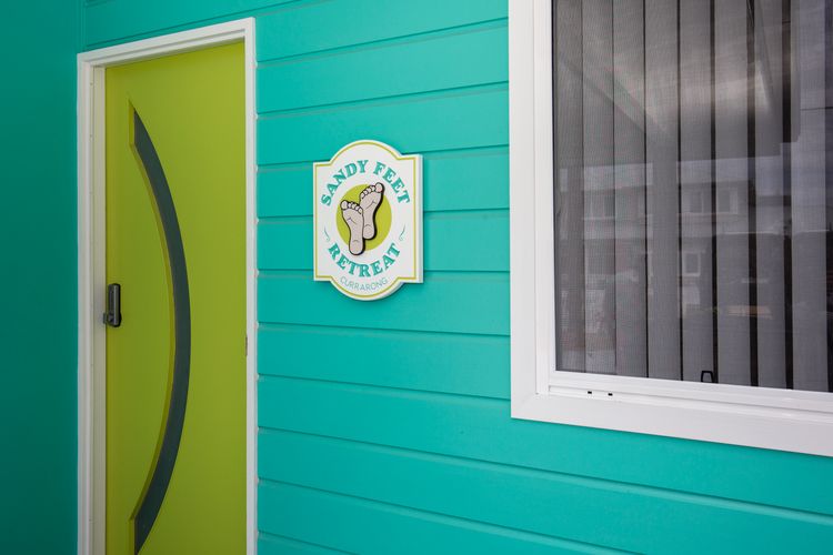 Sandy Feet Retreat – Pet Friendly – 1 Min Walk to Beach