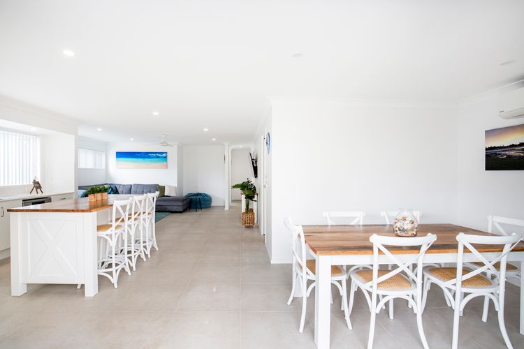 Sandy Feet Retreat – Pet Friendly – 1 Min Walk to Beach