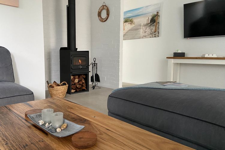Sandy Feet Retreat – Pet Friendly – 1 Min Walk to Beach