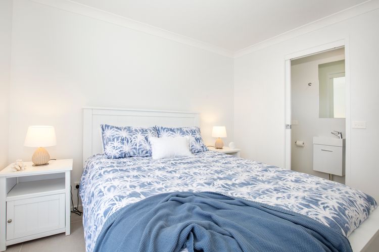Sandy Feet Retreat – Pet Friendly – 1 Min Walk to Beach
