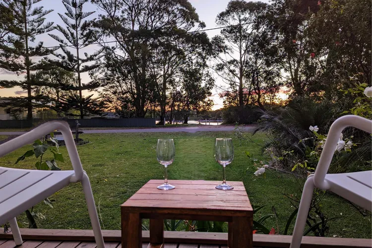 Hanalei – Pet Friendly – Directly Opposite Waterfront
