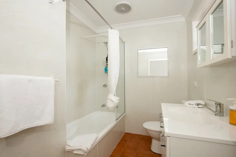 Hanalei – Pet Friendly – Directly Opposite Waterfront