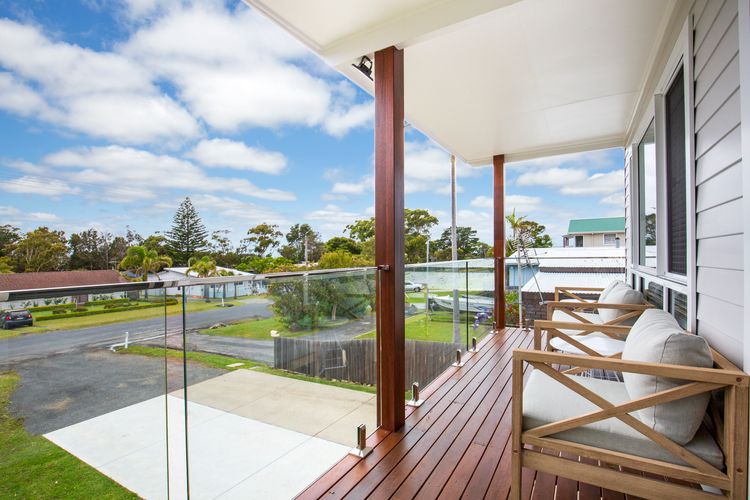 Amazing beach only a few minutes walk away, Easy access to an amazing surf beach for surfing