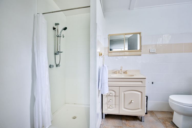 Indigo – Pet Friendly – 7 Mins Walk to Beach