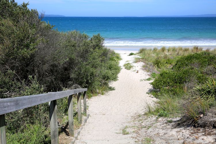 Amazing beach only a few minutes walk away, Close to local golf course