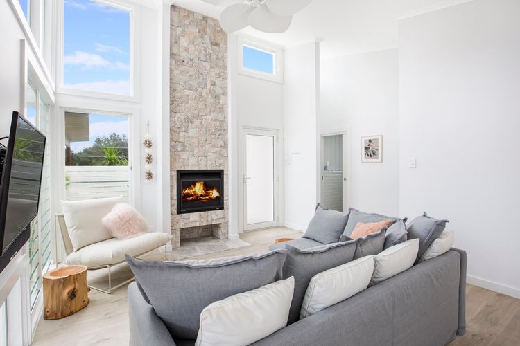 Unwind – Pet Friendly – 1 Min Walk to Beach
