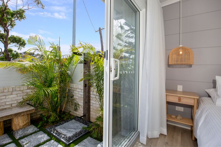 Unwind – Pet Friendly – 1 Min Walk to Beach