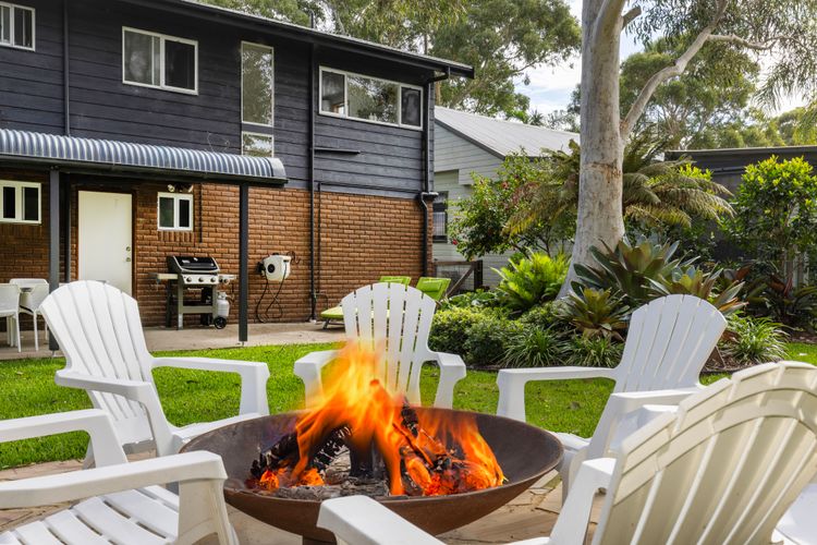 Coastal Oasis – Pet Friendly – 6 Mins Walk to Beach