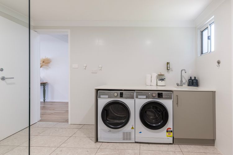 Coastal Oasis – Pet Friendly – 6 Mins Walk to Beach
