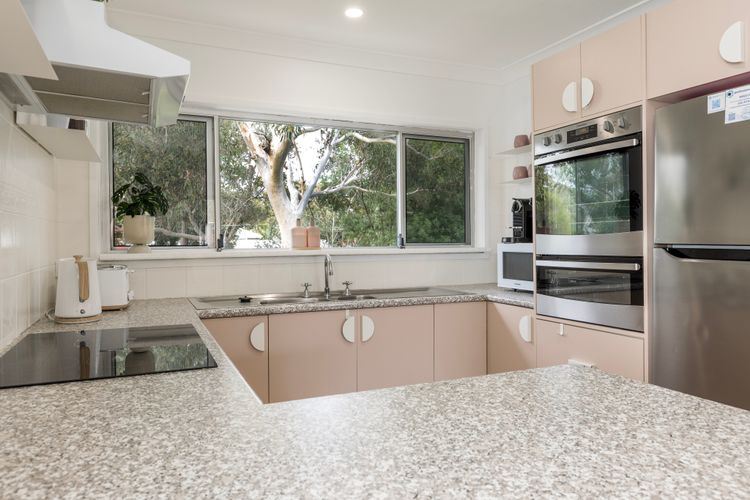 Coastal Oasis – Pet Friendly – 6 Mins Walk to Beach