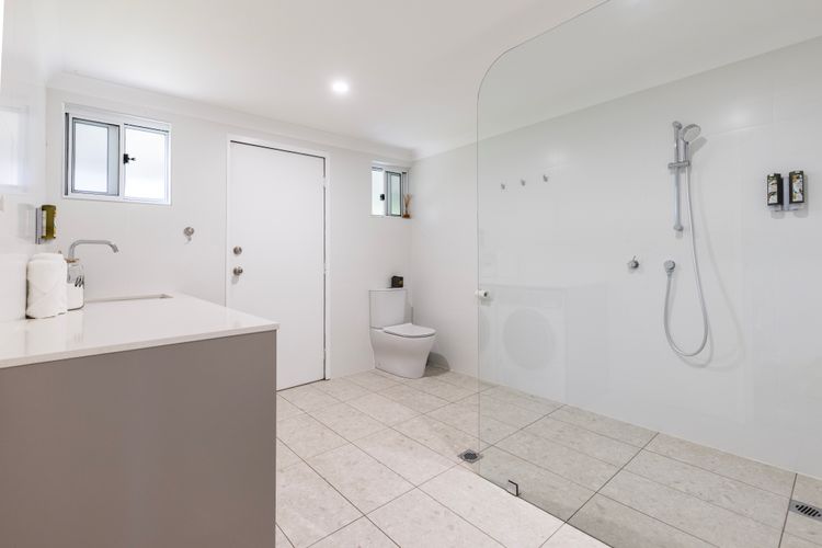 Coastal Oasis – Pet Friendly – 6 Mins Walk to Beach