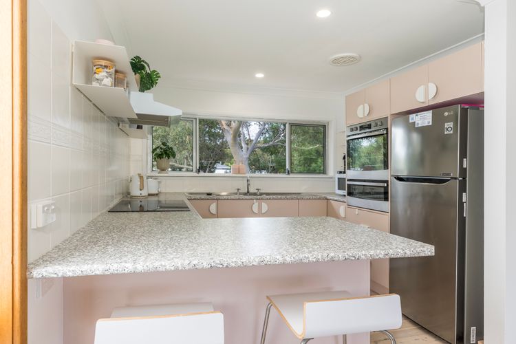 Coastal Oasis – Pet Friendly – 6 Mins Walk to Beach