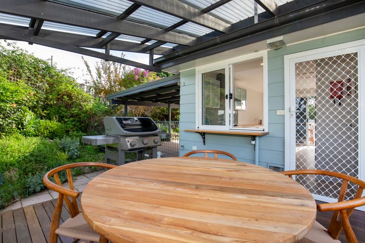 WindanSea Cottage – Pet Friendly – Ocean Glimpses