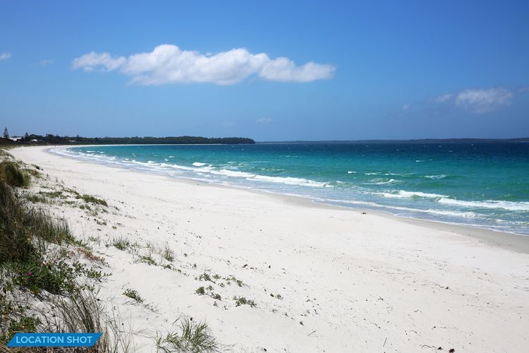 Amazing beach only a few minutes walk away, Close to local golf course