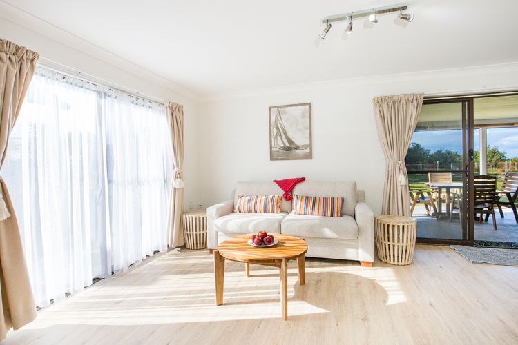 Watermans – Absolute Beachfront – Pet Friendly
