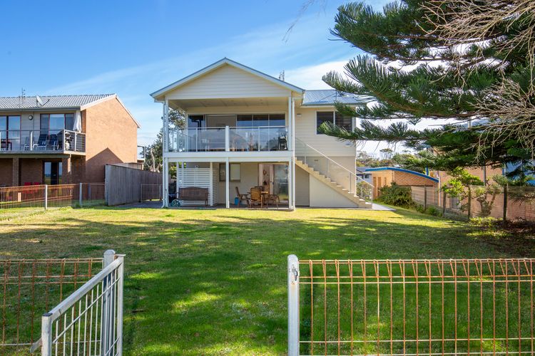 Watermans – Absolute Beachfront – Pet Friendly