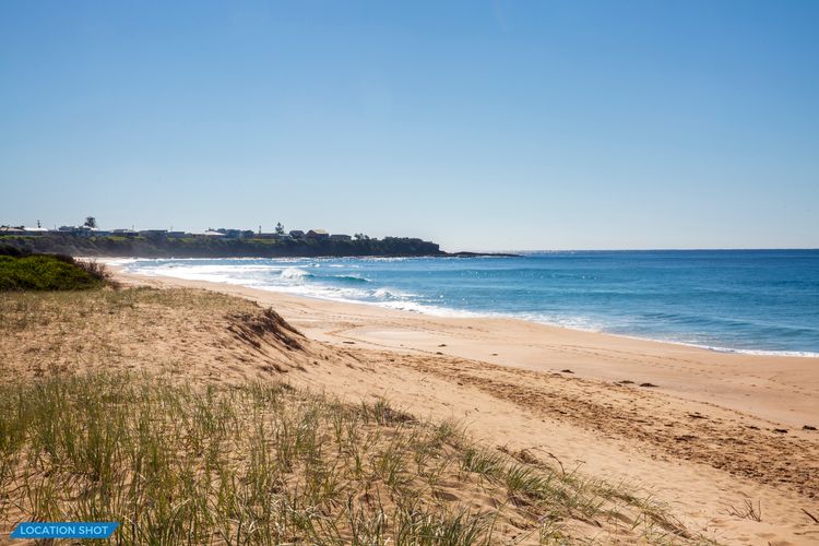 Amazing beach only a few minutes walk away, Easy access to an amazing surf beach for surfing