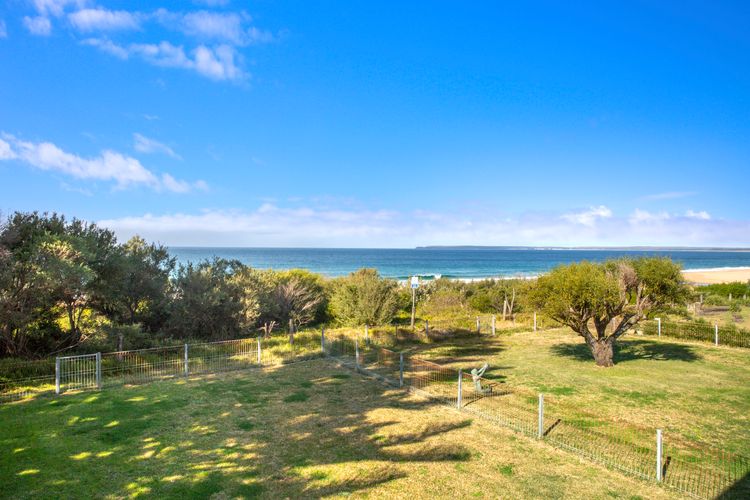 Amazing beach only a few minutes walk away, Easy access to an amazing surf beach for surfing