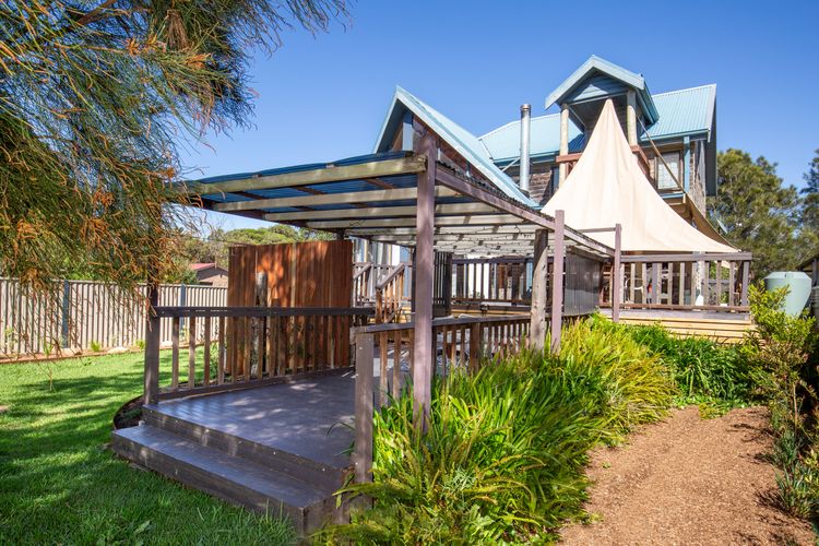 Amazing beach only a few minutes walk away, Easy access to an amazing surf beach for surfing