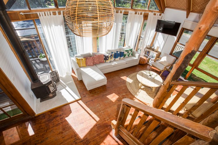 The Treehouse – Pet Friendly – 2 Mins Walk to Beach