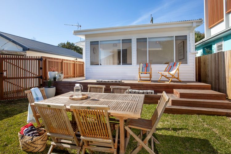 Fishery Road Cottage – Newly Renovated – Pet Friendly – 2 Mins Walk to Beach