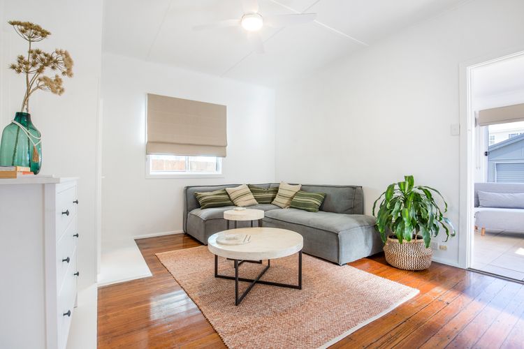 Fishery Road Cottage – Newly Renovated – Pet Friendly – 2 Mins Walk to Beach