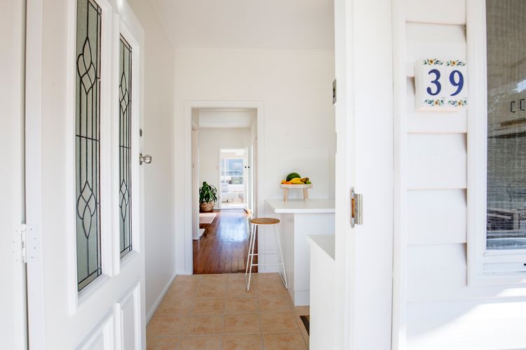 Fishery Road Cottage – Newly Renovated – Pet Friendly – 2 Mins Walk to Beach