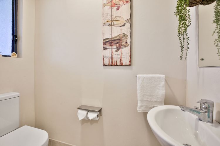 Eclipse – Absolute Beachfront with Stunning Views