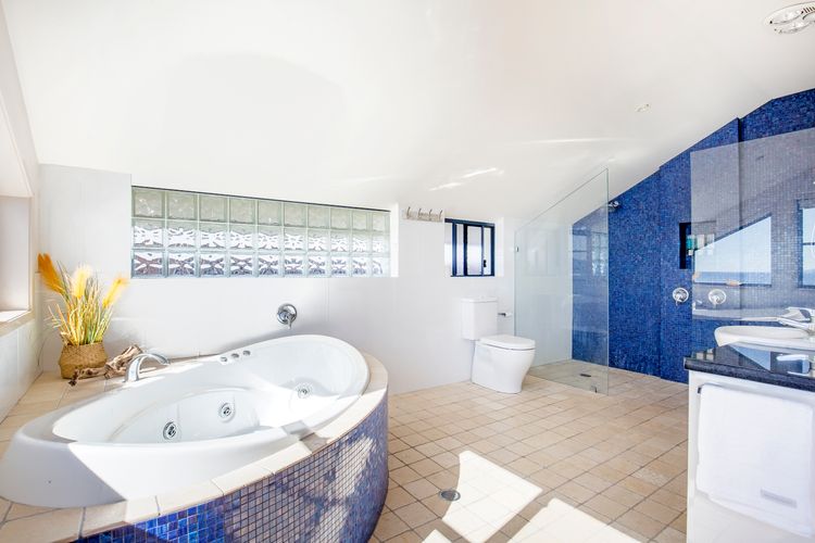 Eclipse – Absolute Beachfront with Stunning Views