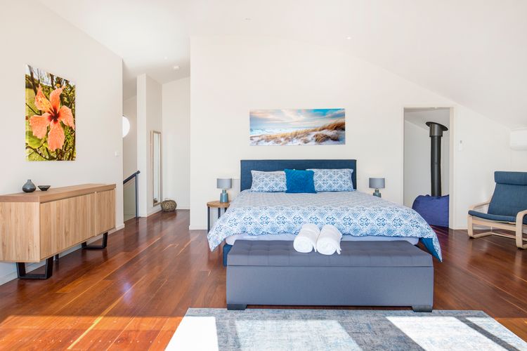 Eclipse – Absolute Beachfront with Stunning Views
