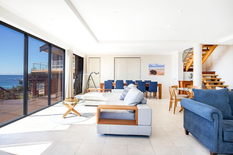 Eclipse – Absolute Beachfront with Stunning Views