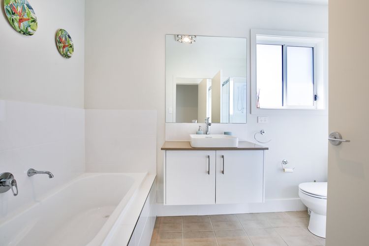 La Belle Vie – 1 Min Walk to Basin Walking Track