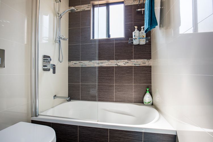 Enchante` – Pet Friendly – Absolute Waterfront – Fireplace