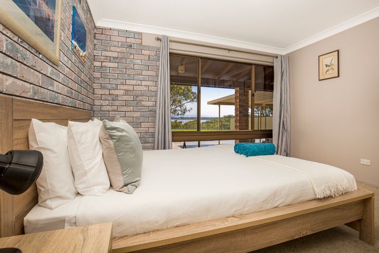 Enchante` – Pet Friendly – Absolute Waterfront – Fireplace