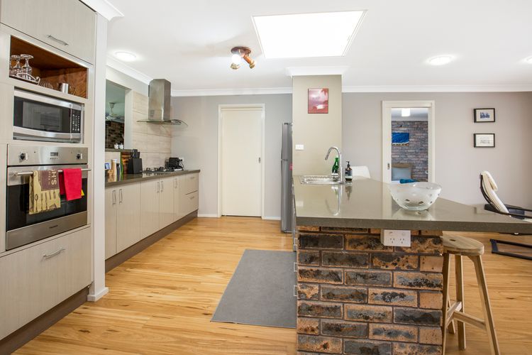 Enchante` – Pet Friendly – Absolute Waterfront – Fireplace
